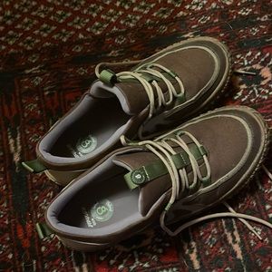 Hybrid Geeen label only worn once size 10 men’s